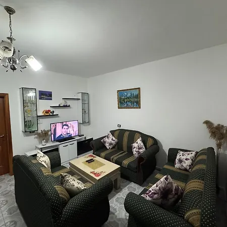 Fatjon House Apartman *