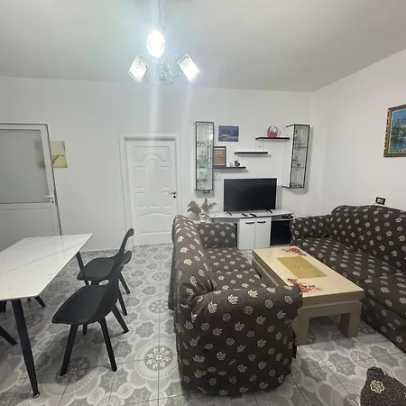 Fatjon House Apartament
